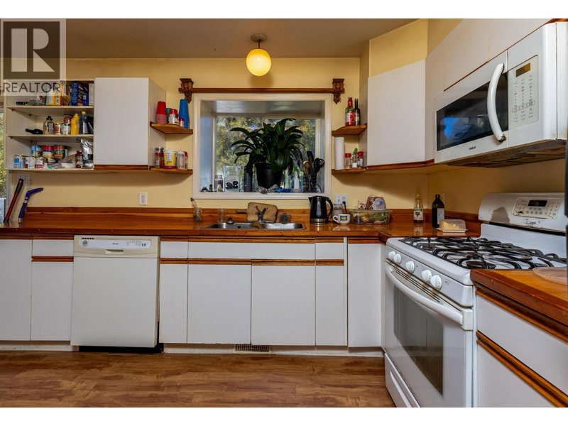 3566 NEWELL Avenue, Terrace, V8G5A6 | Image 2