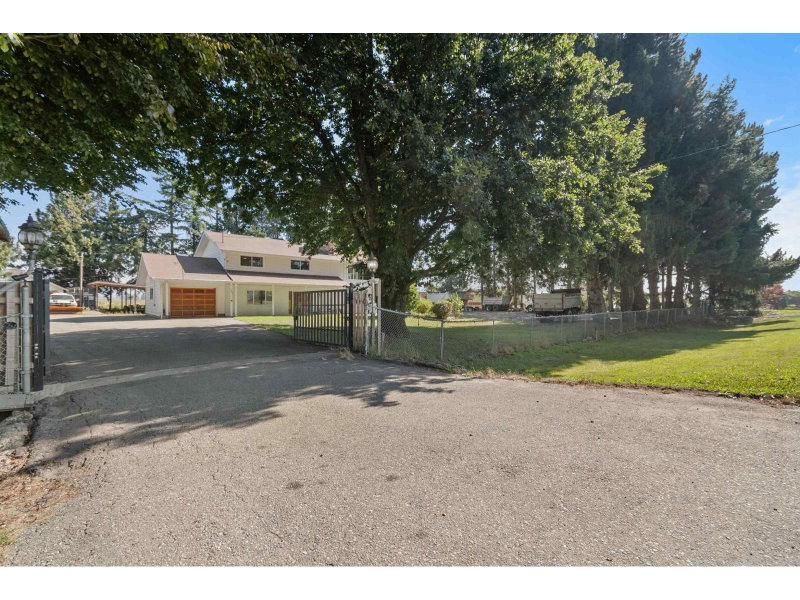 5460 INTERPROVINCIAL Highway Abbotsford British Columbia, V3G 2P6 - 4 Bedrooms Home For Sale