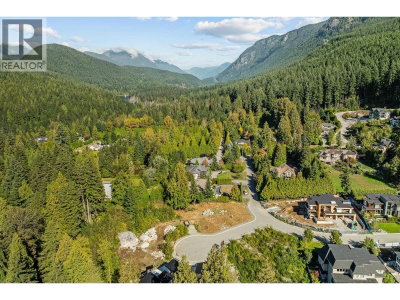 3132 CHESTNUT Court | Port Moody British Columbia | Slide Image Eight