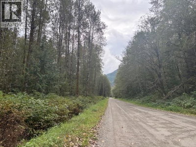 DL990 MAGEE Road | Squamish British Columbia | Slide Image Four