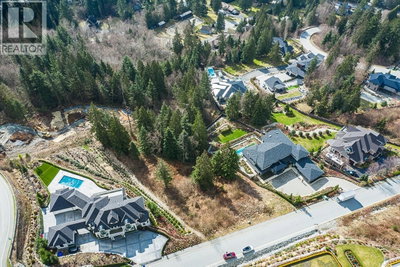 2043 RIDGE MOUNTAIN Drive | Port Moody British Columbia | Slide Image Seven