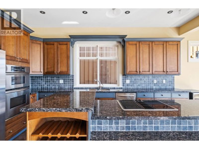 3233 CHARTWELL Lane | Coquitlam British Columbia | Slide Image Nine