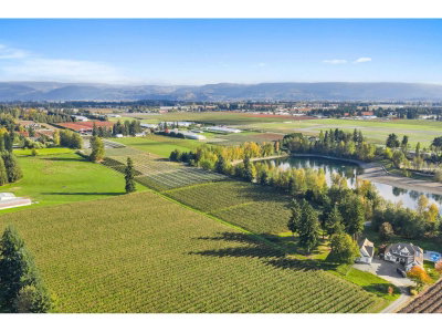 1415 CLEARBROOK Road | Abbotsford British Columbia | Slide Image Seven
