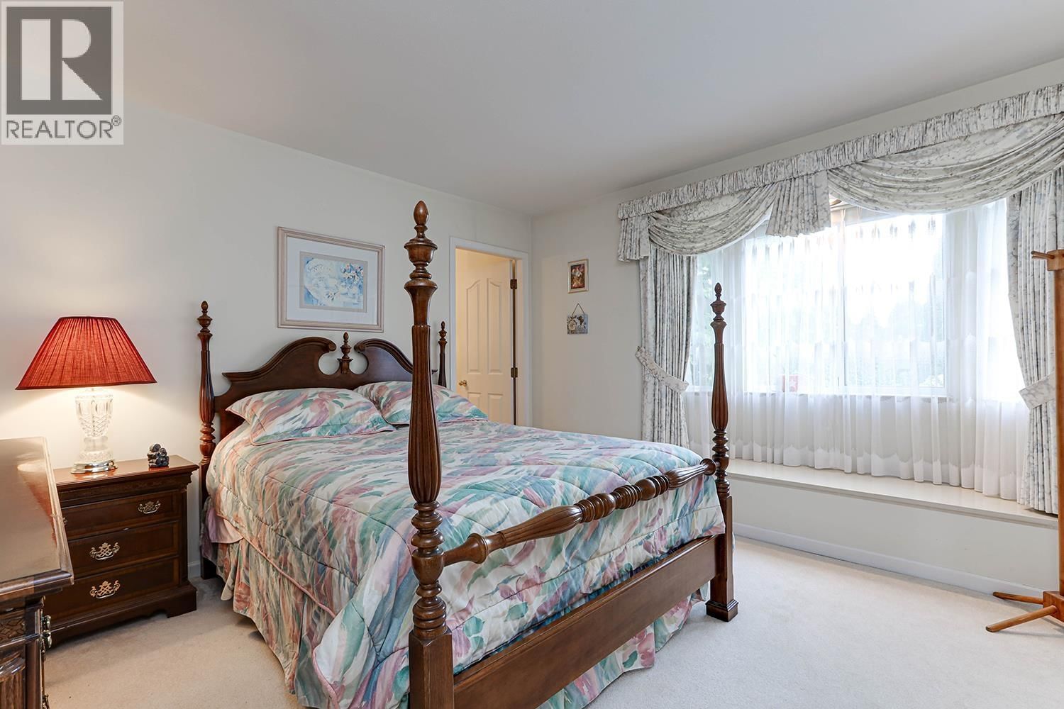 1254 PACIFIC DRIVE Image 32