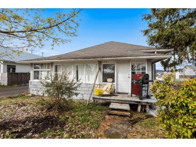 34595 2 Avenue | Abbotsford British Columbia | Slide Image Two