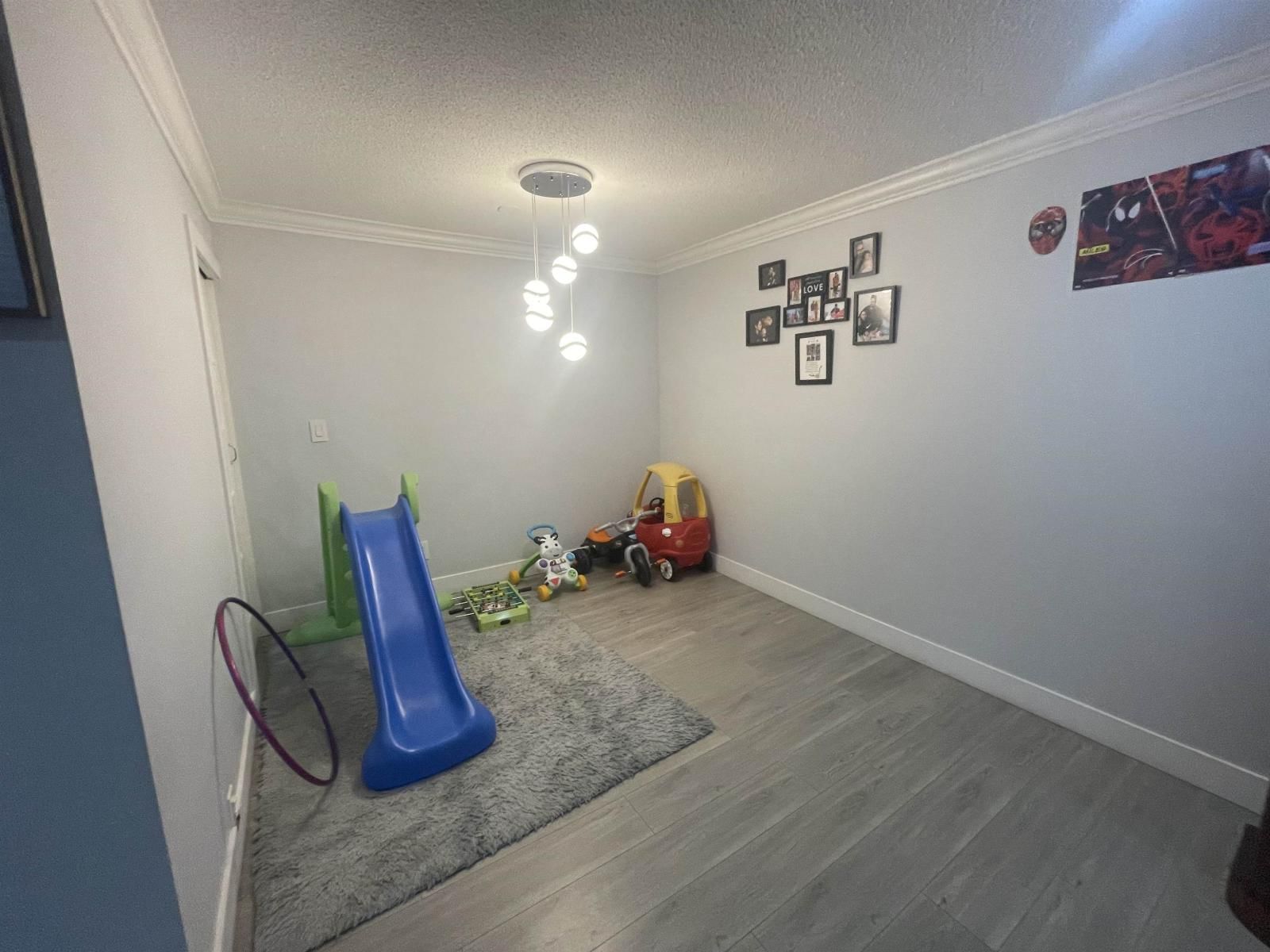 15077 86B AVENUE Image 7