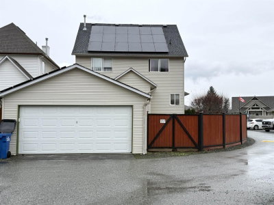 46442 CHESTER Drive | Chilliwack British Columbia | Slide Image Three