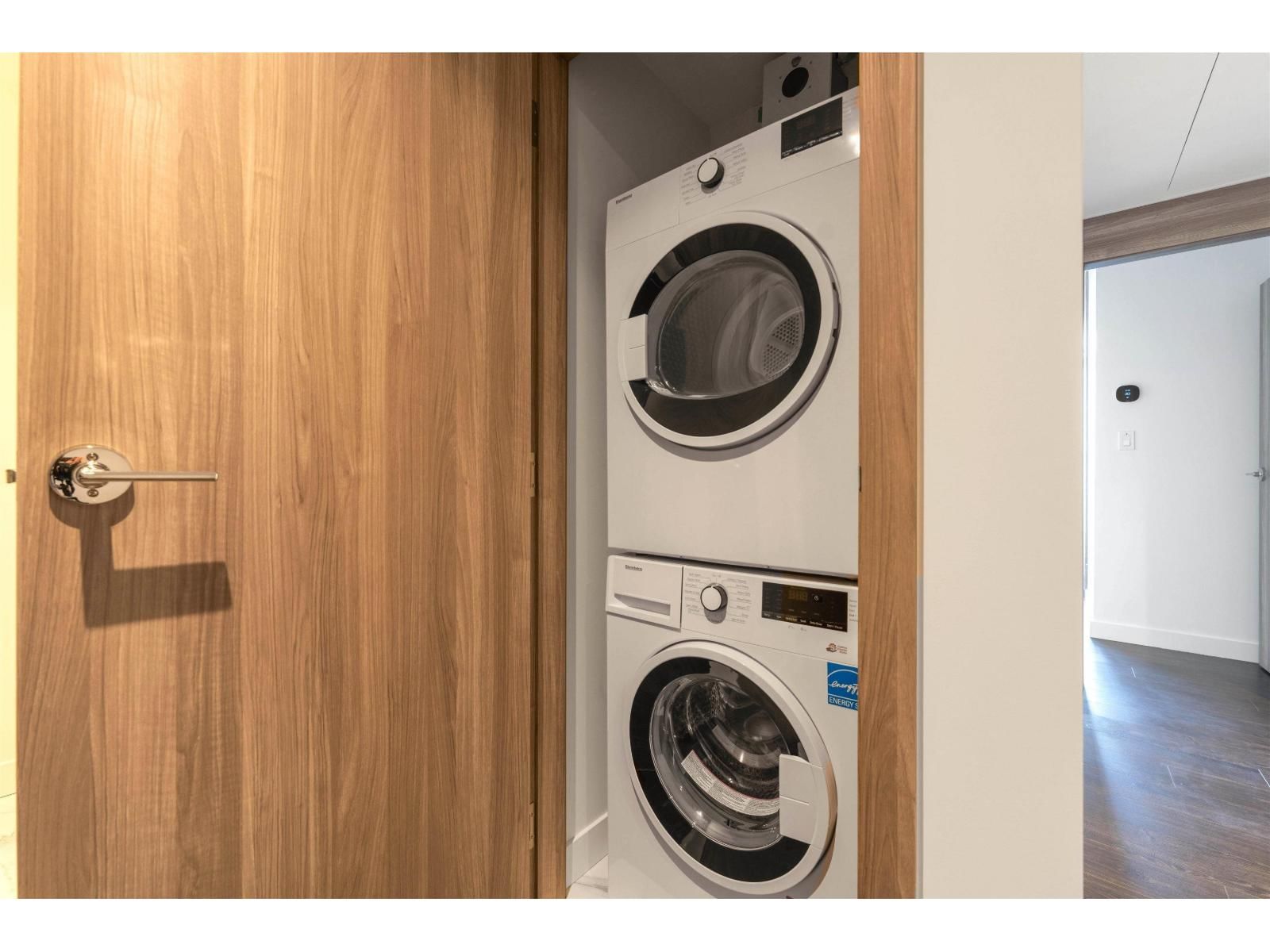 1904 - 9887 WHALLEY BOULEVARD Image 10