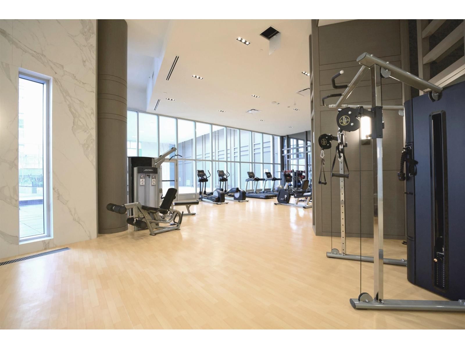 1904 - 9887 WHALLEY BOULEVARD Image 15