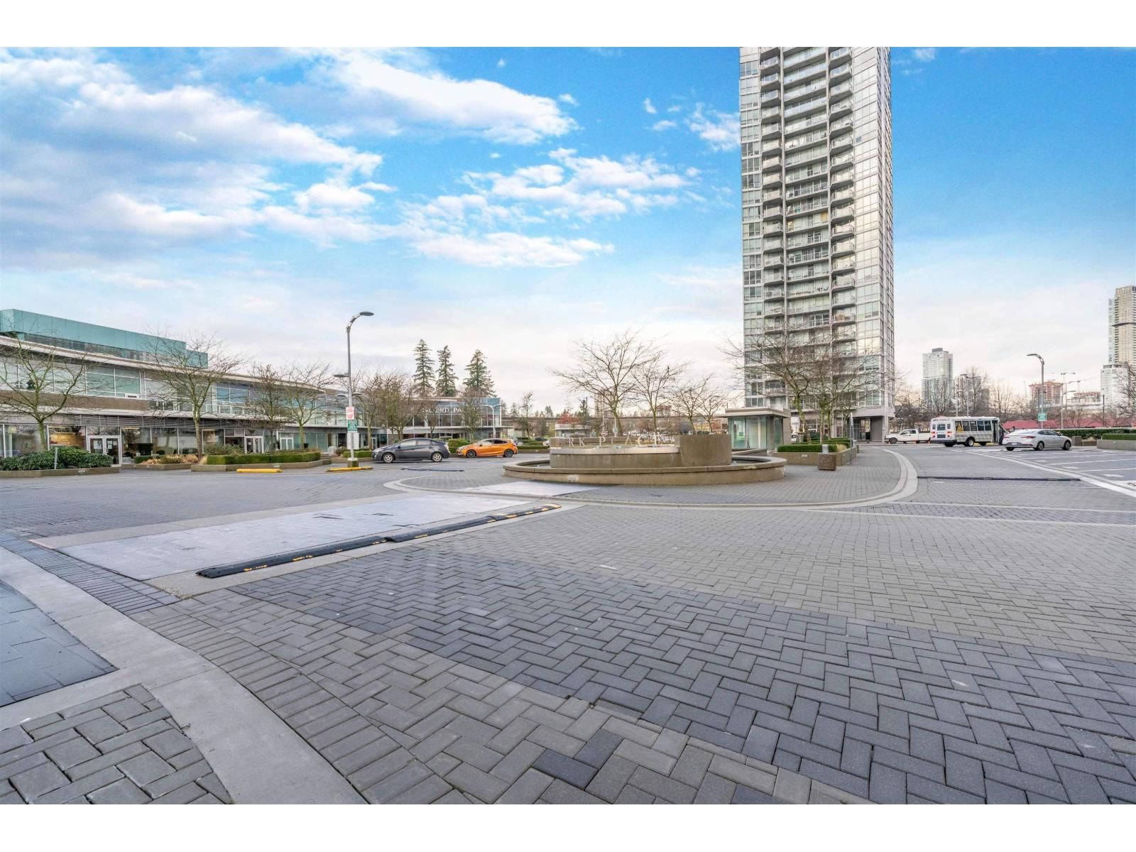 1904 - 9887 WHALLEY BOULEVARD Image 18