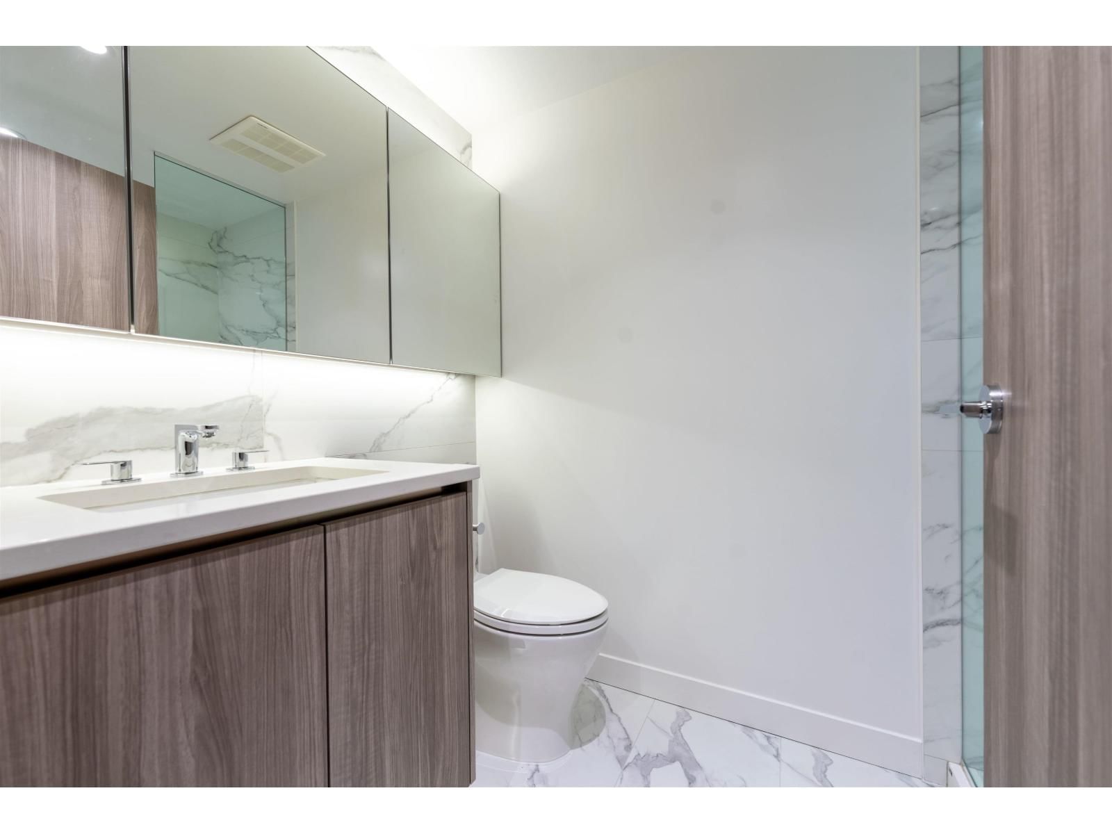 1904 - 9887 WHALLEY BOULEVARD Image 9