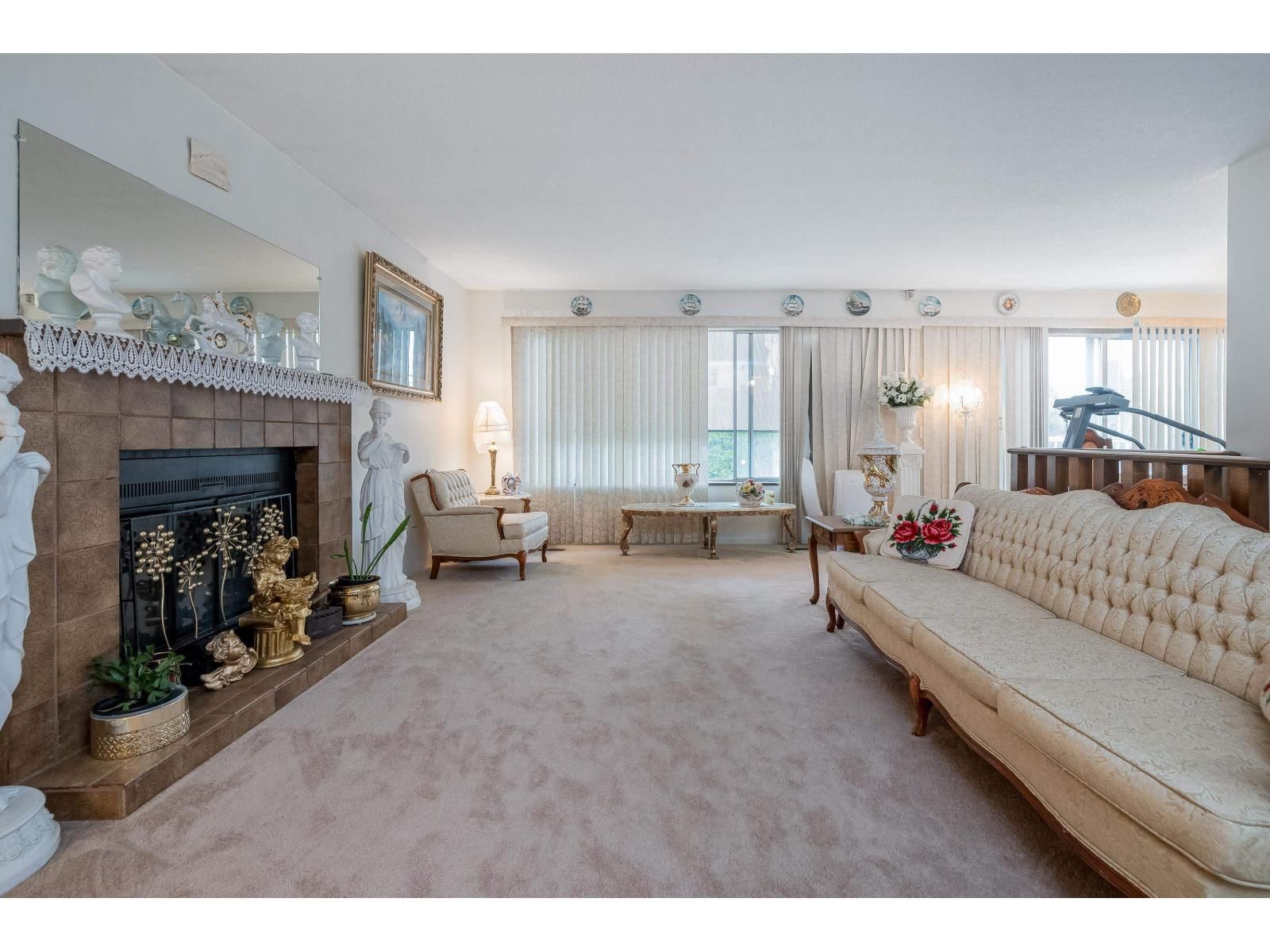 4820 200 STREET Image 12