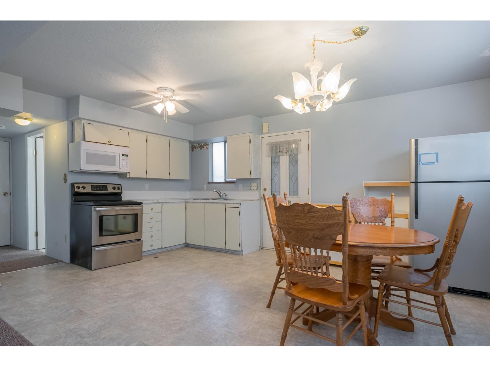 4820 200 STREET Image 25