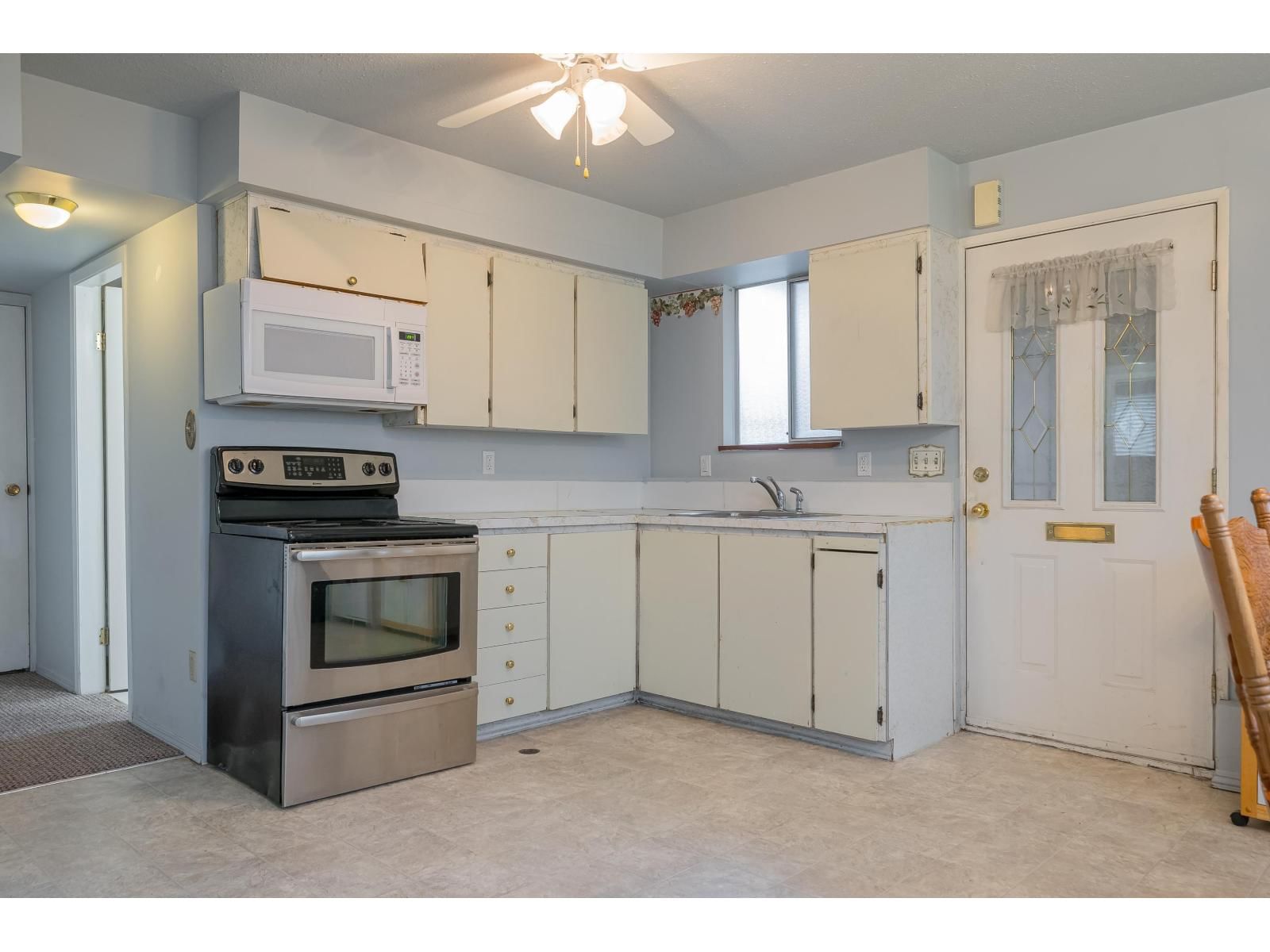 4820 200 STREET Image 26