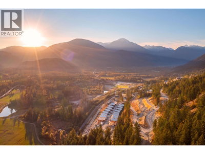 7620 SEVEN O'CLOCK Drive | Pemberton British Columbia | Slide Image Eight