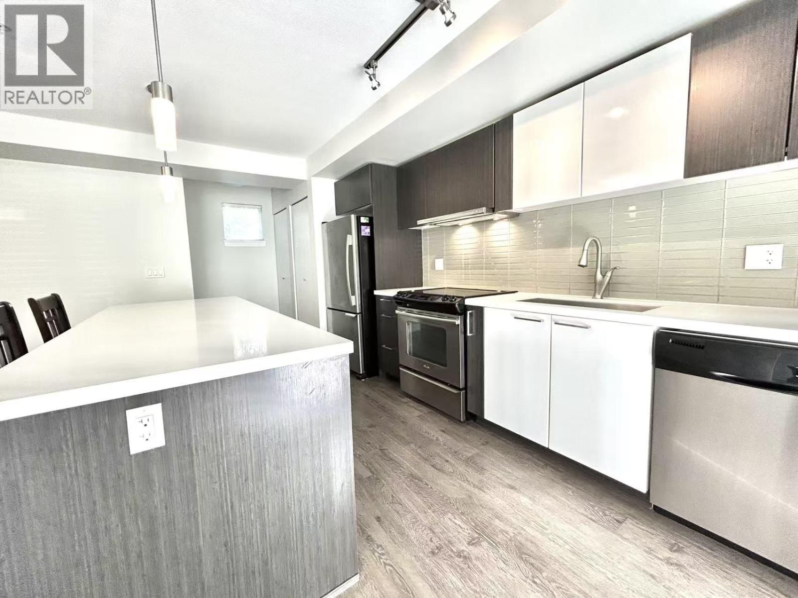 210 - 618 LANGSIDE AVENUE Image 5