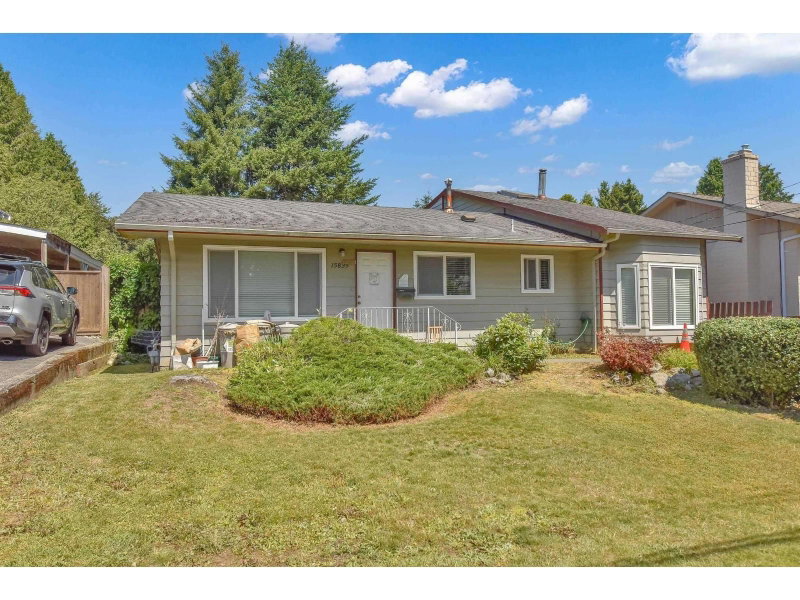 15835 RUSSELL Avenue White Rock British Columbia, V4B 2S5 - 4 Bedrooms Home For Sale