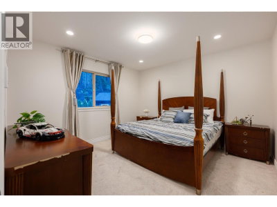 11000 CARMICHAEL Street | Maple Ridge British Columbia | Slide Image Thirty-one