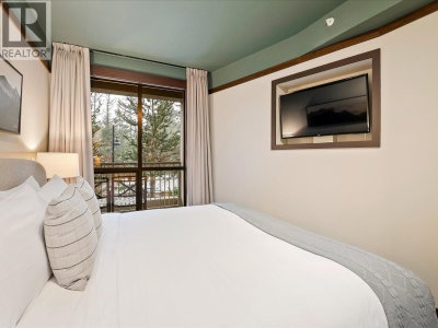 4320 SUNDIAL Crescent | Whistler British Columbia | Slide Image Thirteen