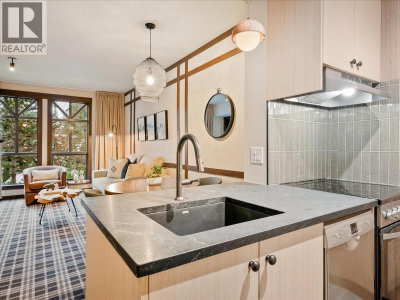 4320 SUNDIAL Crescent | Whistler British Columbia | Slide Image Nine