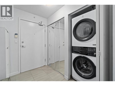33 SMITHE Street | Vancouver British Columbia | Slide Image Thirteen