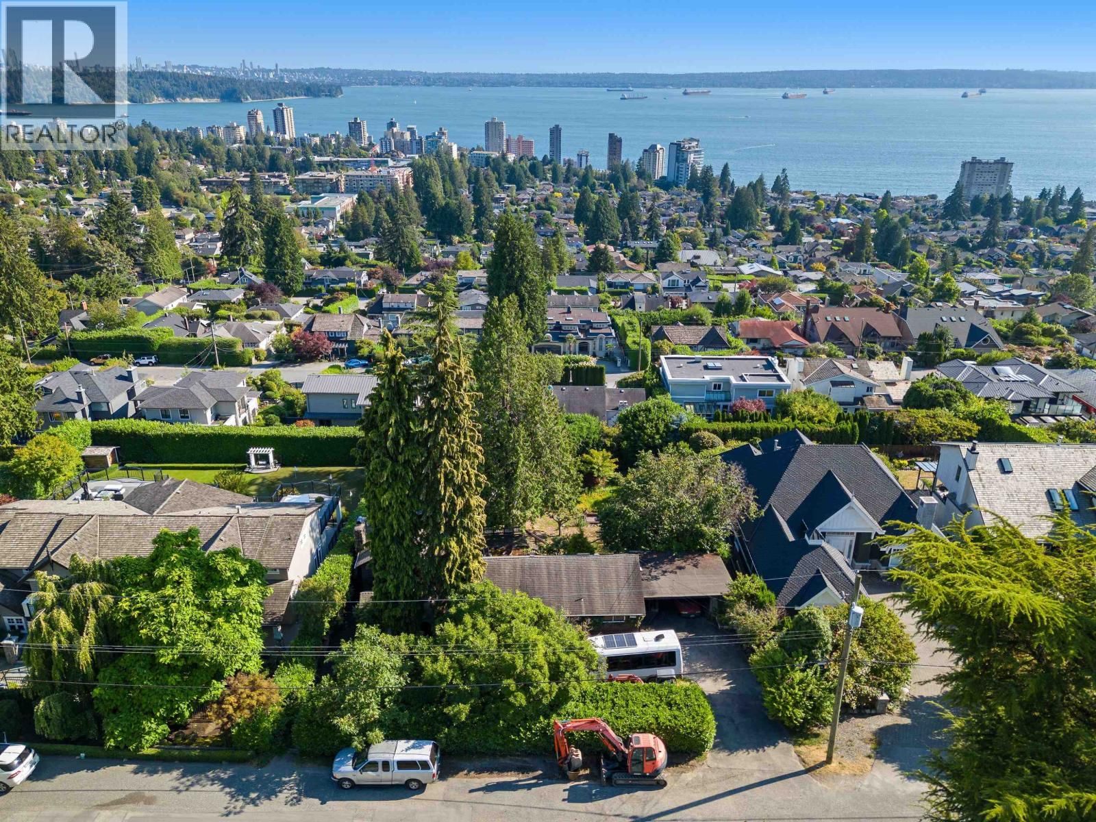 2234 OTTAWA Avenue, West Vancouver, British Columbia V7V 2S6
