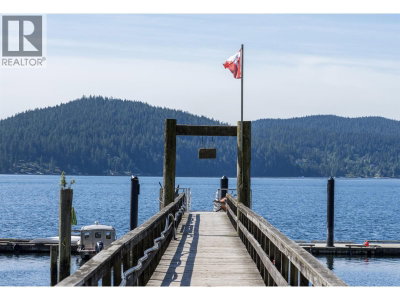 22 BRIGHTON Beach | North Vancouver British Columbia | Slide Image Thirty-four