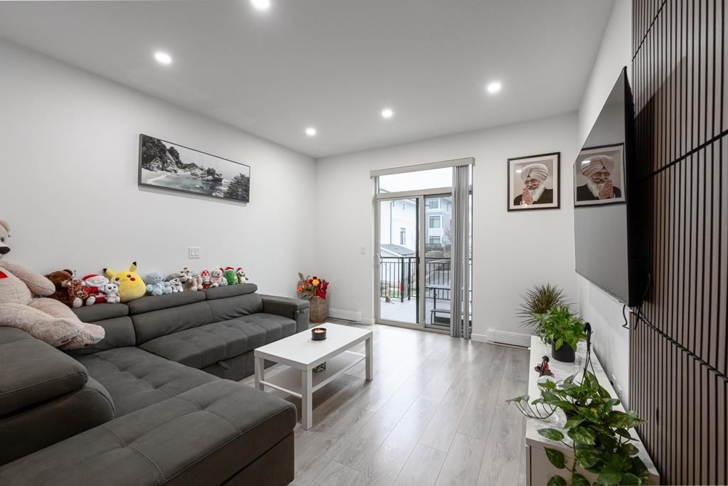 109 - 15235 SITKA DRIVE Image 13