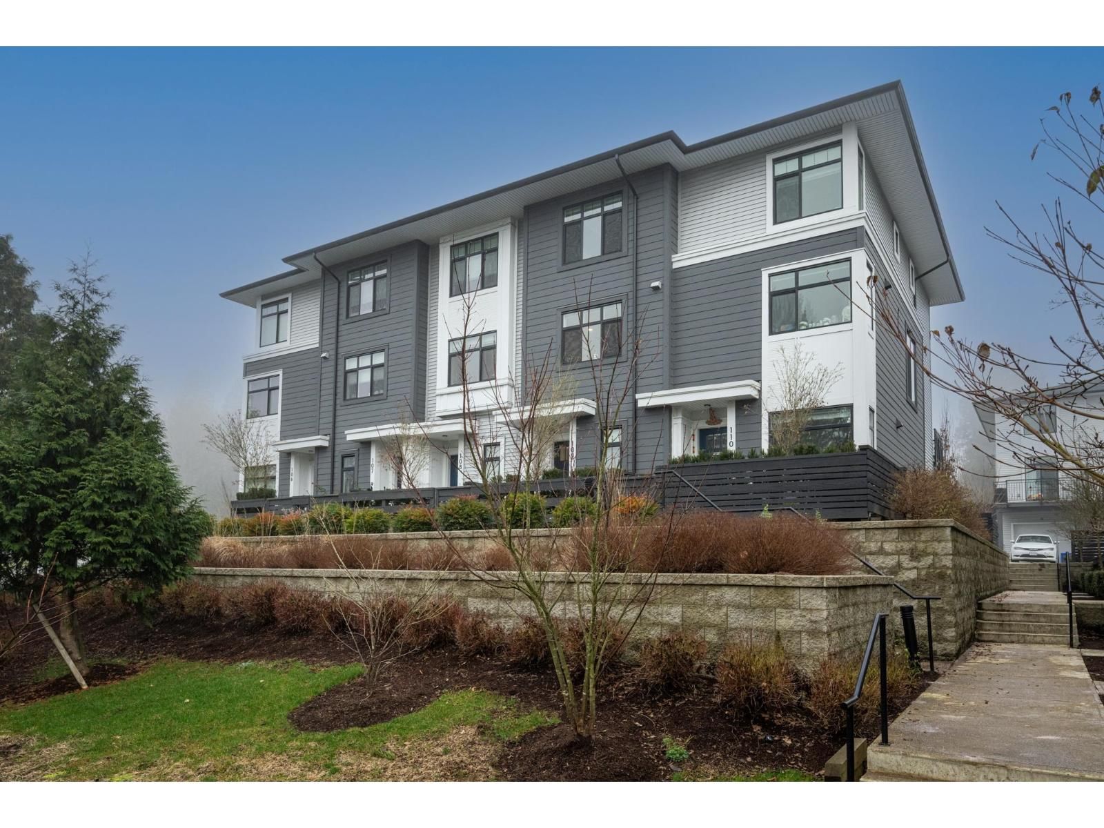 109 - 15235 SITKA DRIVE Image 2