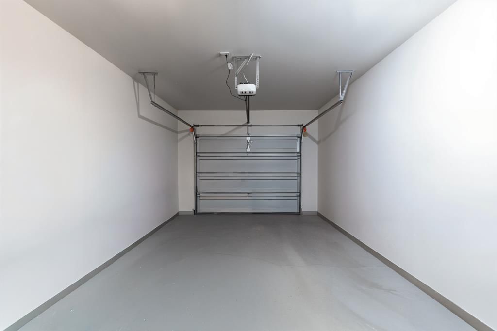 109 - 15235 SITKA DRIVE Image 37