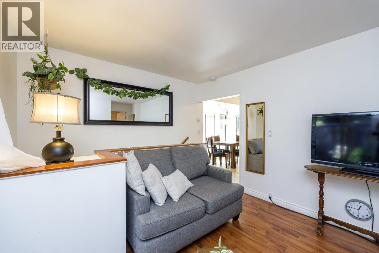 1061 GLADWIN DRIVE Image 14