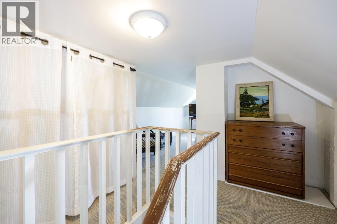 1061 GLADWIN DRIVE Image 18