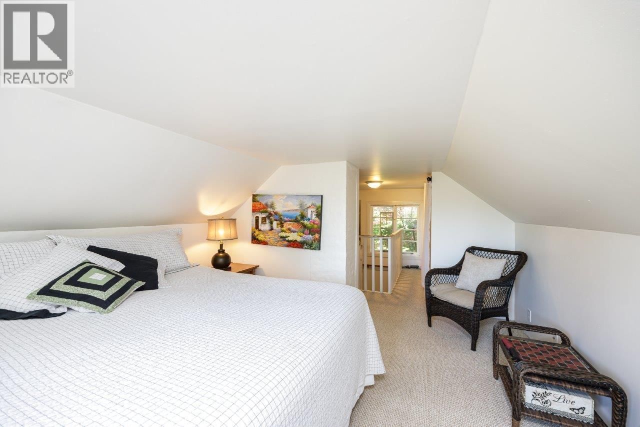 1061 GLADWIN DRIVE Image 21