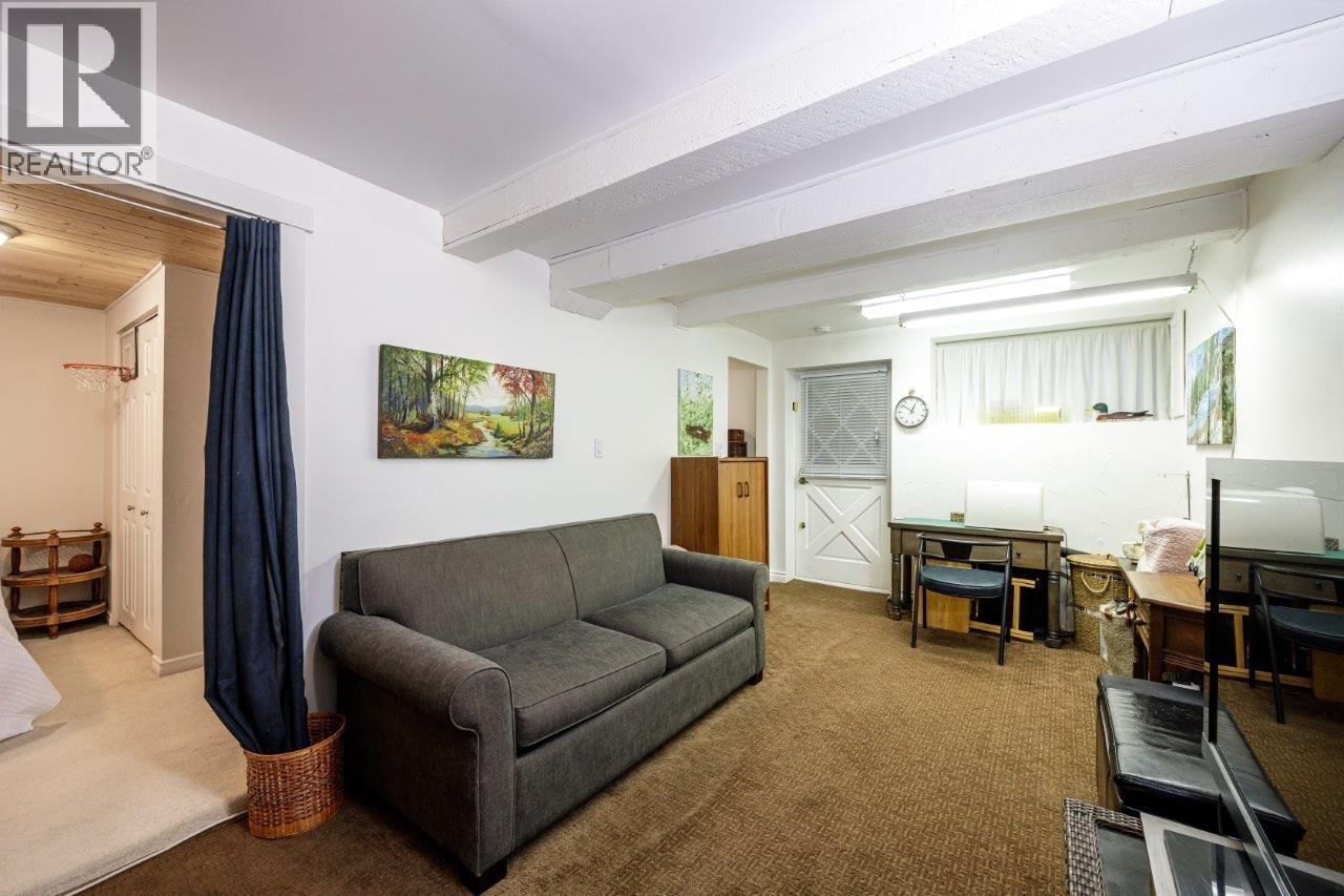 1061 GLADWIN DRIVE Image 24