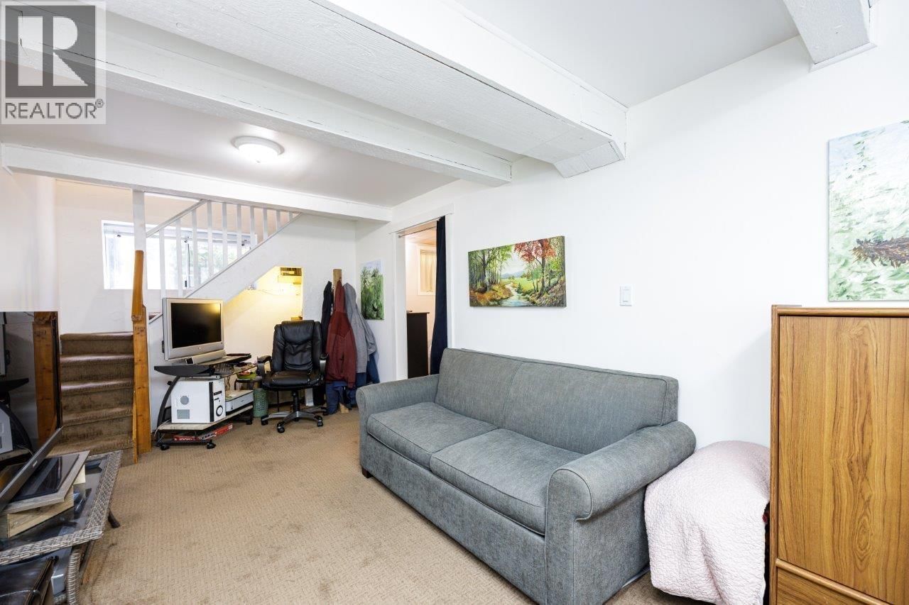 1061 GLADWIN DRIVE Image 26