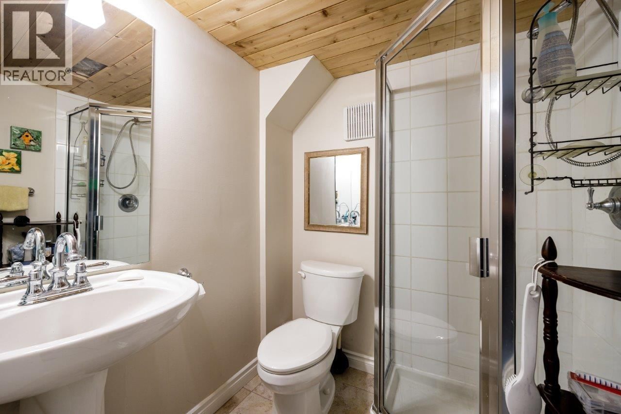 1061 GLADWIN DRIVE Image 28