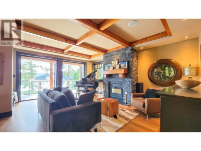 5125 INDIAN RIVER Drive | North Vancouver British Columbia | Slide Image Eleven