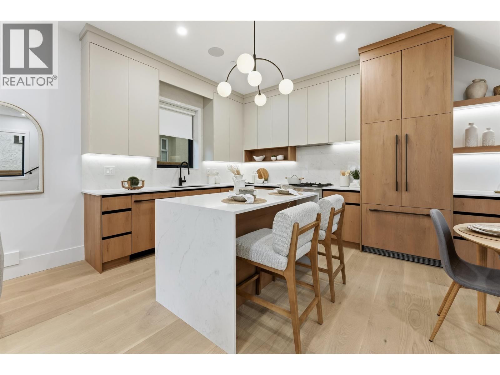 1 - 3218 38TH AVENUE Image 6