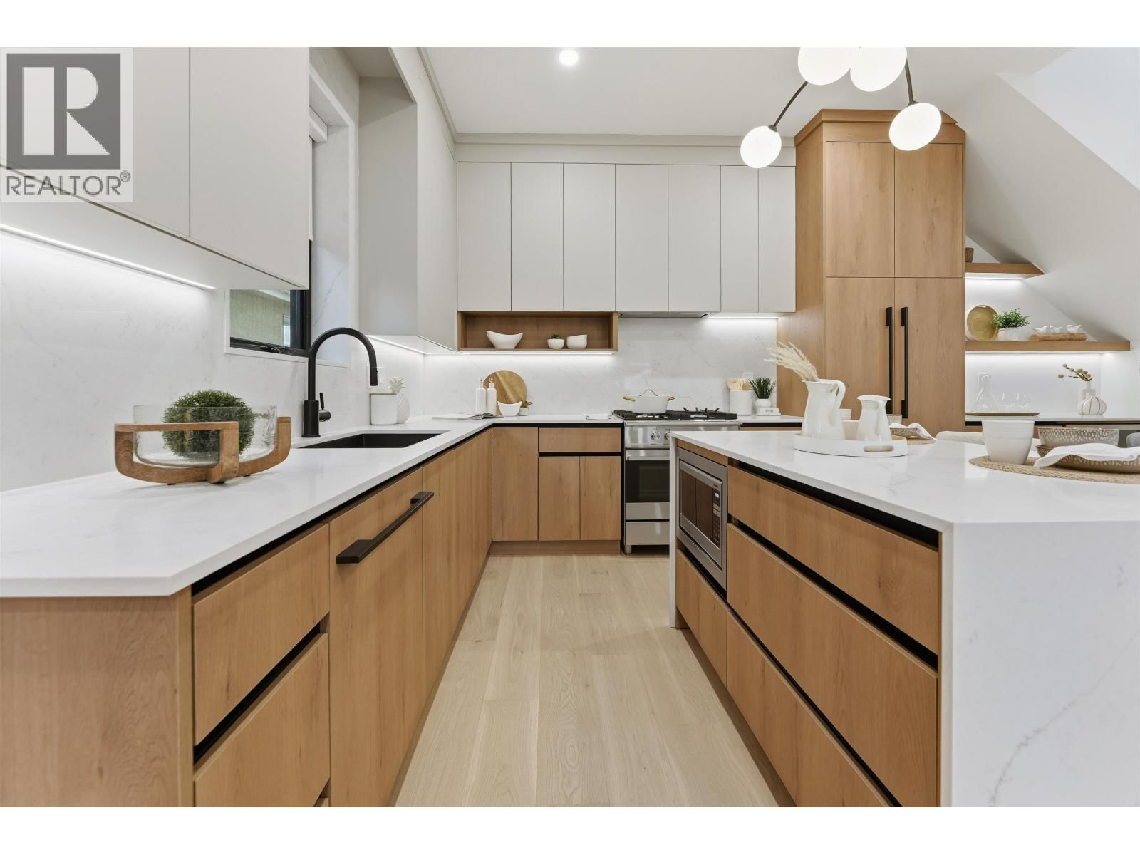 1 - 3218 38TH AVENUE Image 7