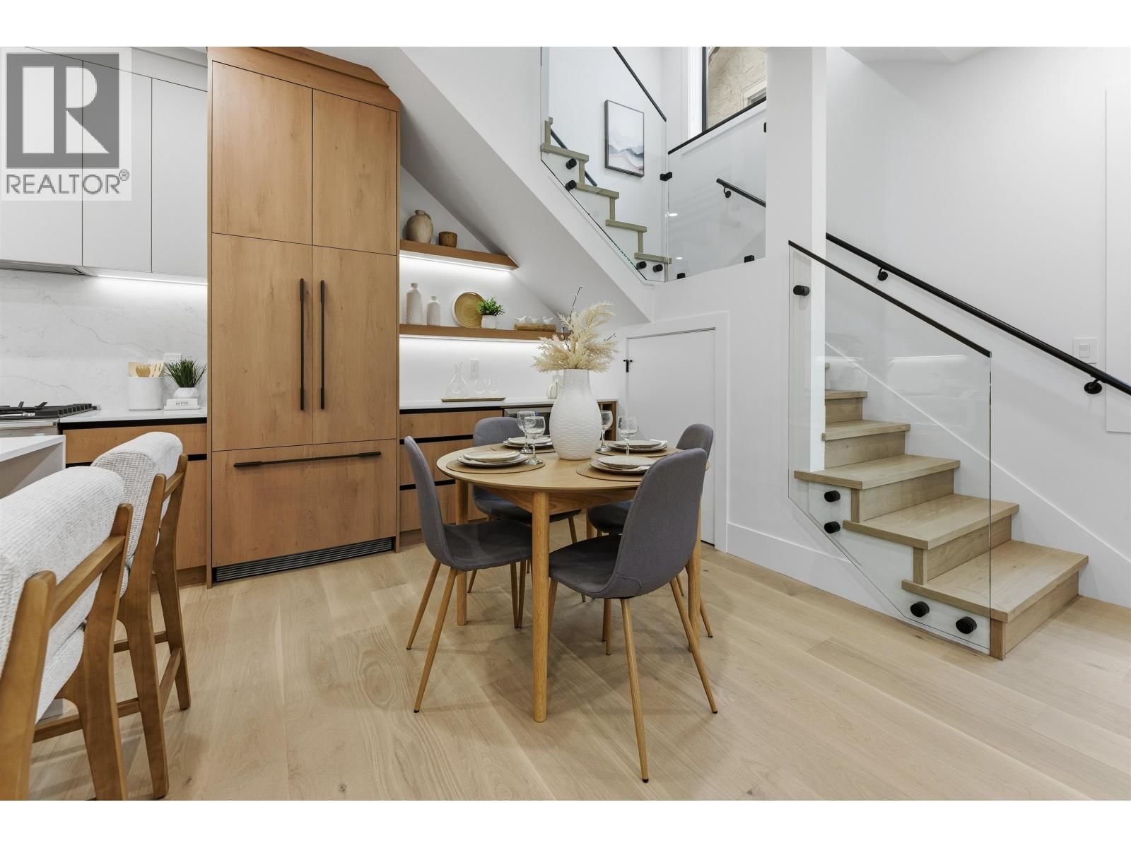 1 - 3218 38TH AVENUE Image 9