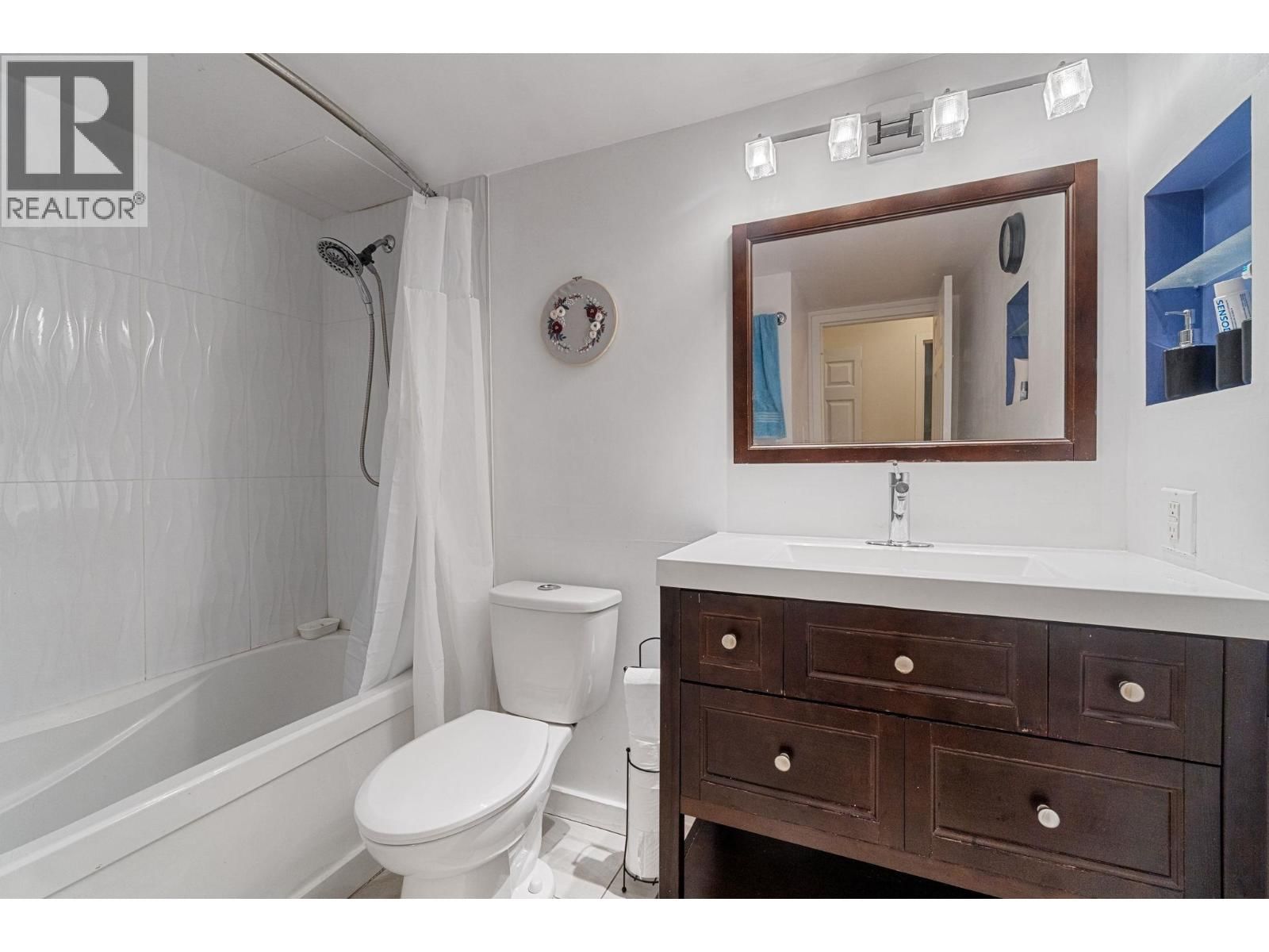 118 - 7431 MINORU BOULEVARD Image 19