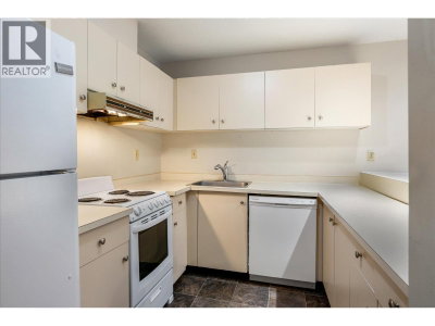 4211 SUNSHINE Place | Whistler British Columbia | Slide Image Thirteen