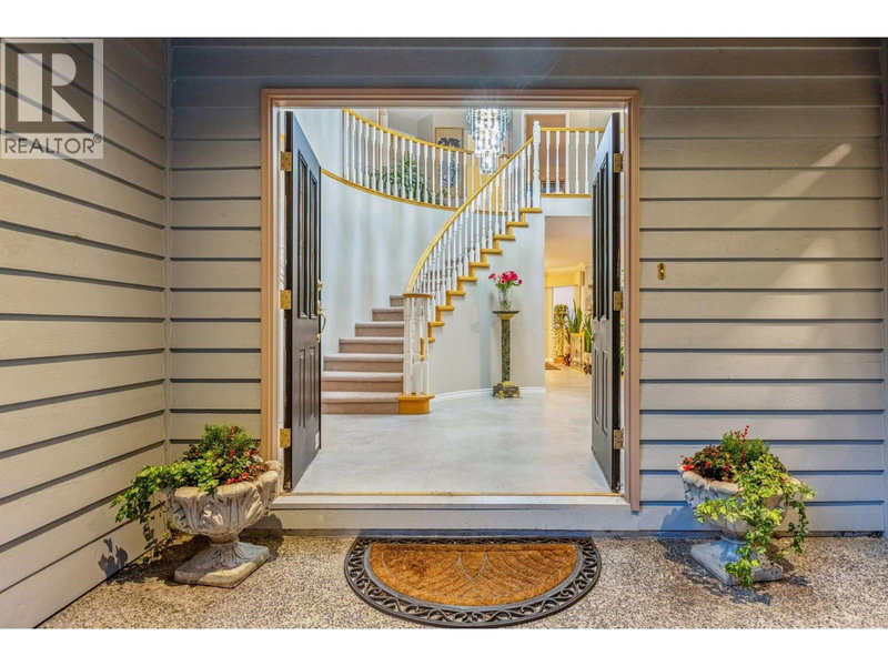 5707 NANCY GREENE Way, North Vancouver, V7R4W3 | Image 2