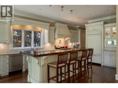 6154 GLENEAGLES Drive | West Vancouver British Columbia | Slide Image Twelve