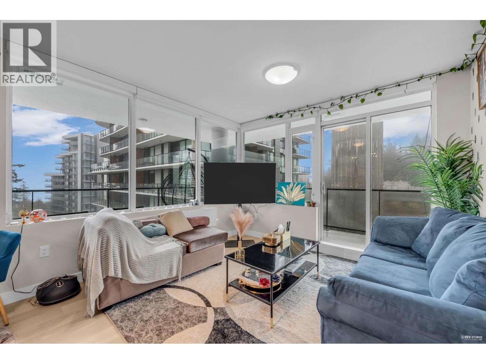 8725 UNIVERSITY Crescent, Burnaby, British Columbia V5A 4Y8