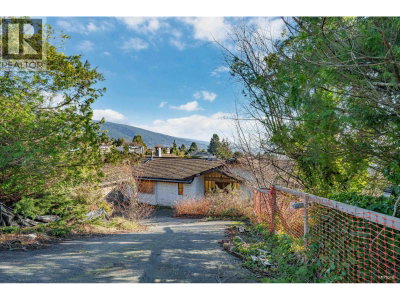 1318 CRESTWELL Road | West Vancouver British Columbia | Slide Image Thirteen