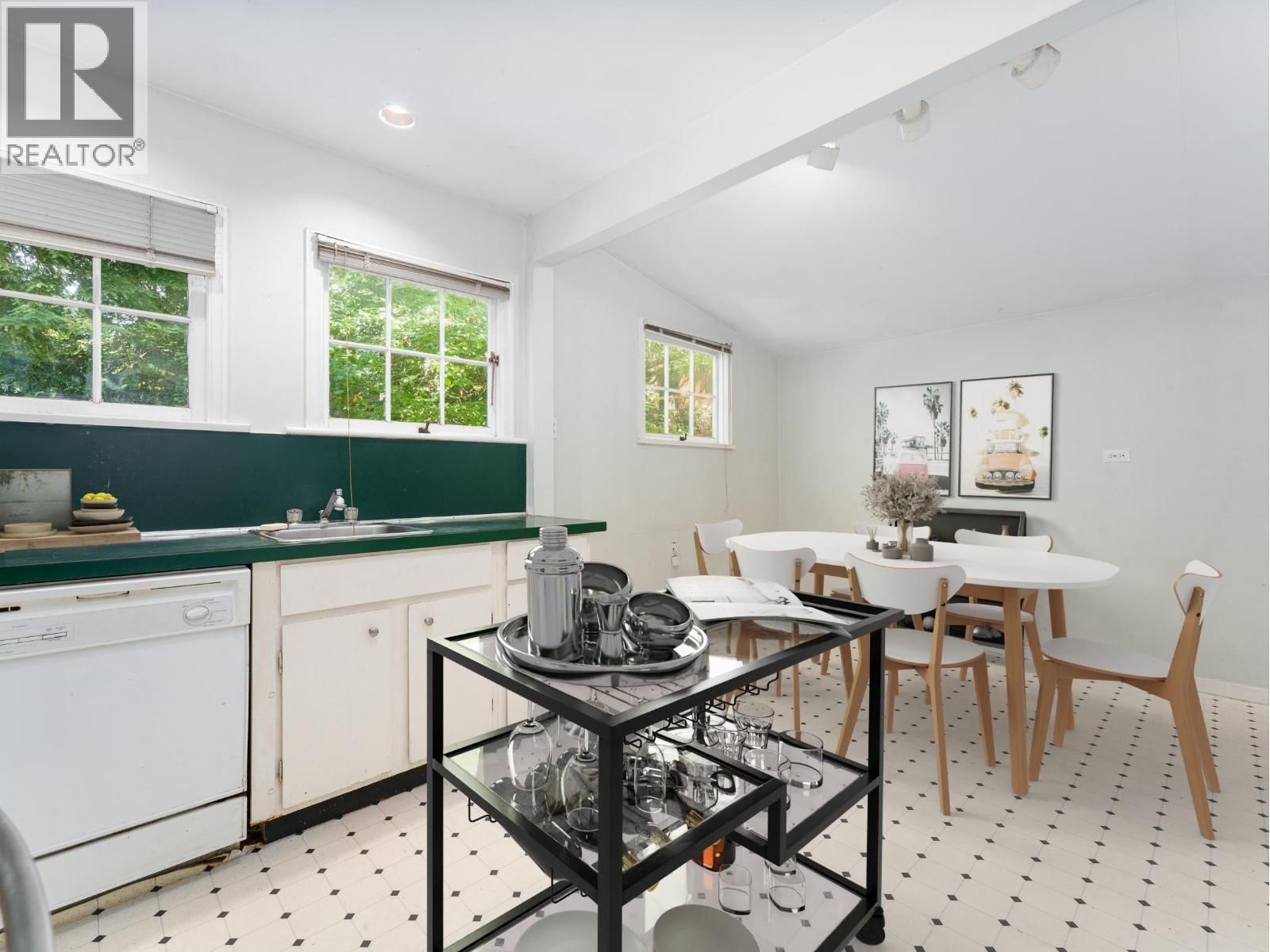 4150 DOLLARTON HIGHWAY Image 14