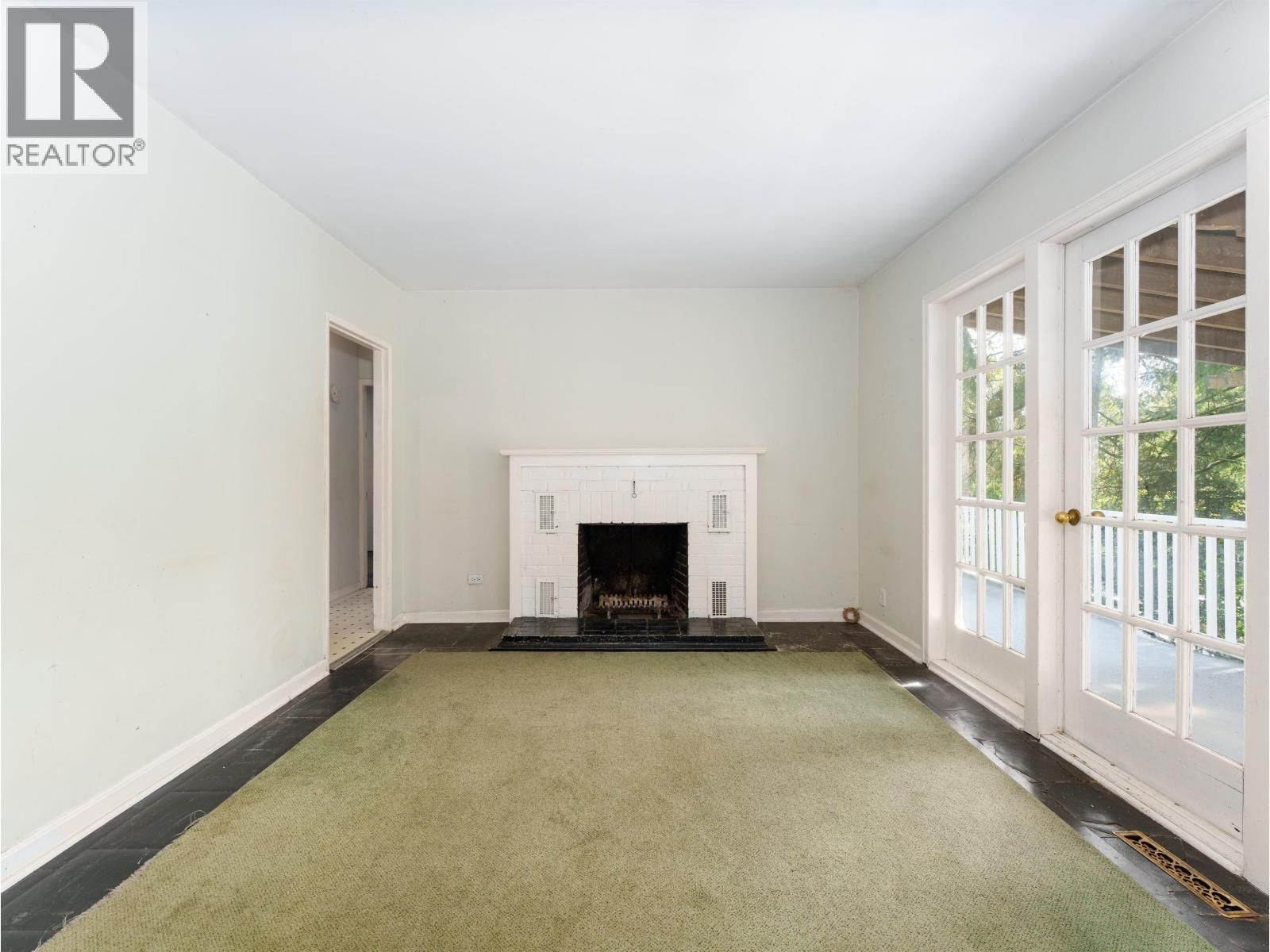 4150 DOLLARTON HIGHWAY Image 19