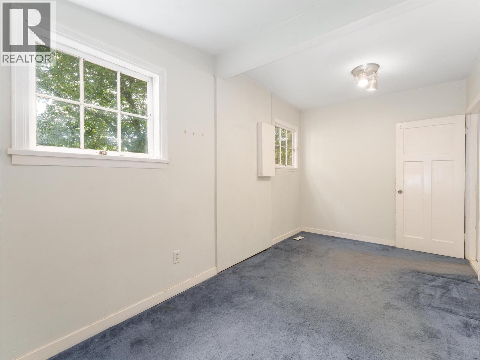 4150 DOLLARTON HIGHWAY Image 26