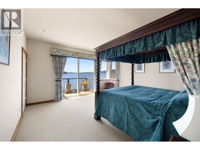 9987 WELCOME Wynd | Halfmoon Bay British Columbia | Slide Image Eighteen